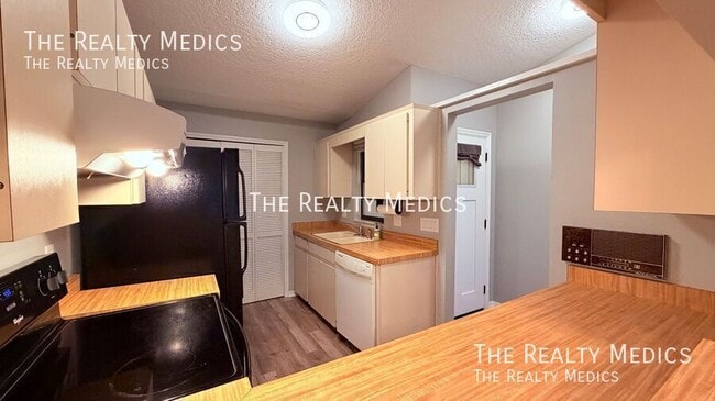 Building Photo - 7909 Richwood Dr