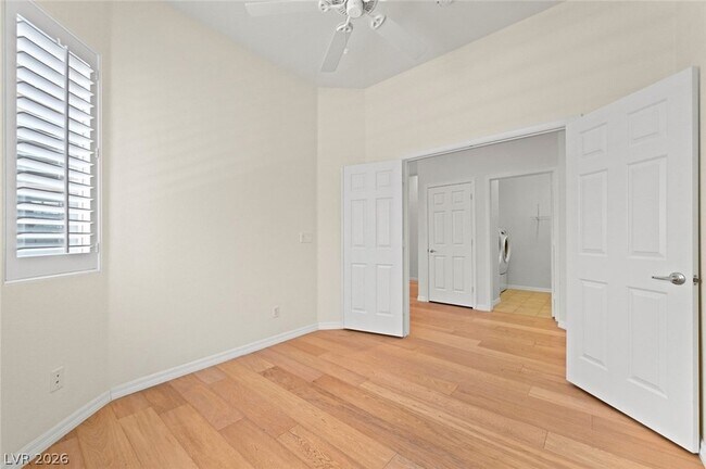 Building Photo - 216 Spring River Ave