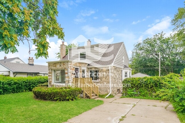 Primary Photo - 5920 N 68th St