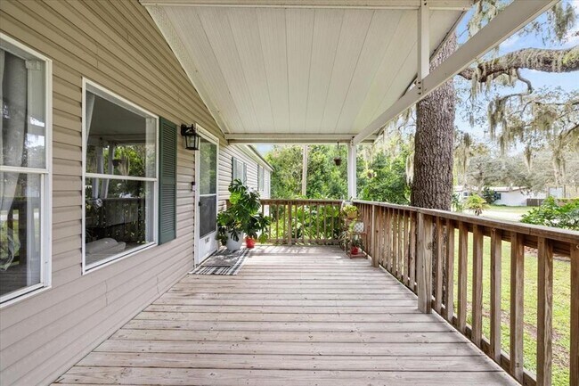 Building Photo - 13920 Hillcrest Dr