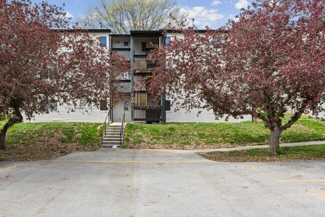 Primary Photo - 740 Westwinds Dr