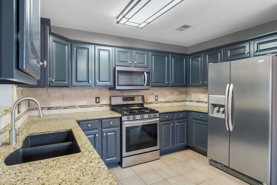 Building Photo - 1107 Saddle Creek Dr