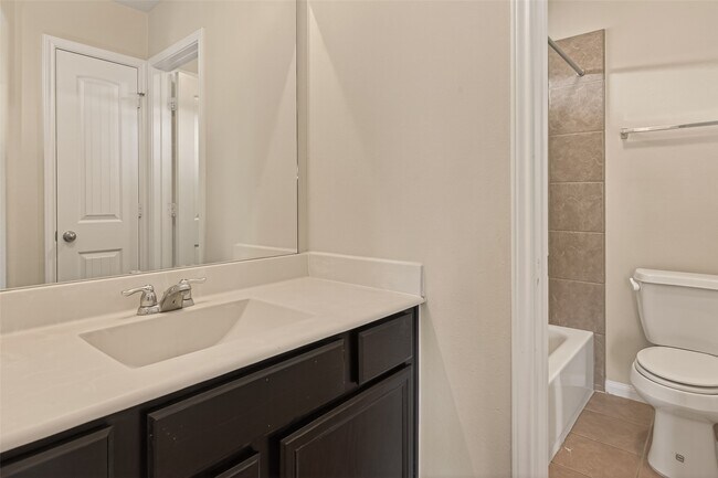 Building Photo - 24914 Diamond Ranch Dr