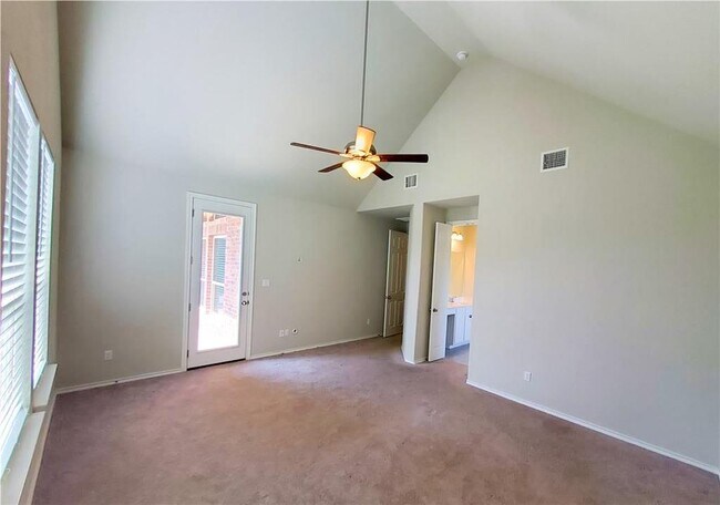 Building Photo - 532 Stone River Dr