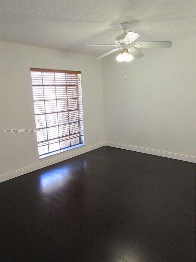 Building Photo - 5555 Ludlam Rd