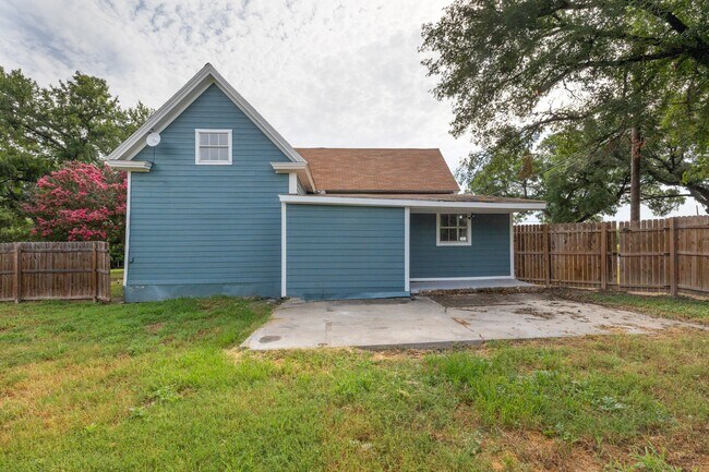 Building Photo - 206 S Cleveland St