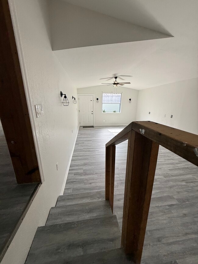 Building Photo - 18312 Hollister Rd