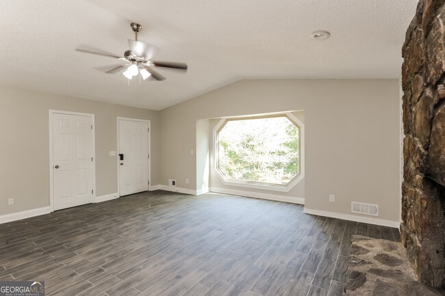 Building Photo - 5168 Legendary Ln