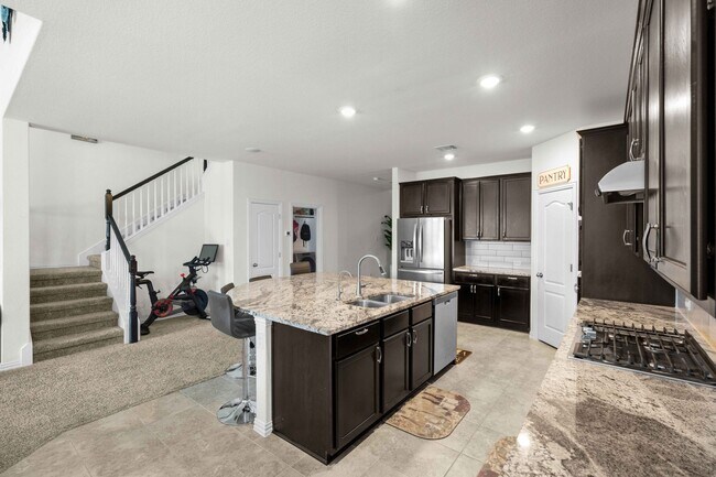 Building Photo - Welcome to your slice of paradise in Round...