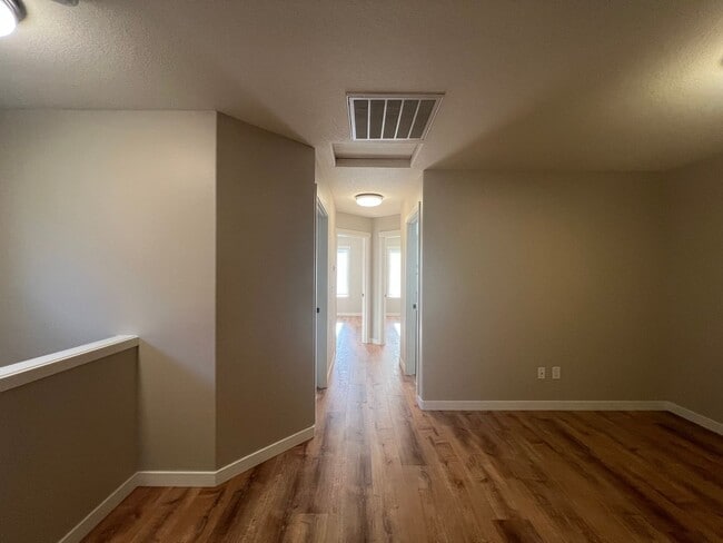 Building Photo - 2641 NE 130th Ct