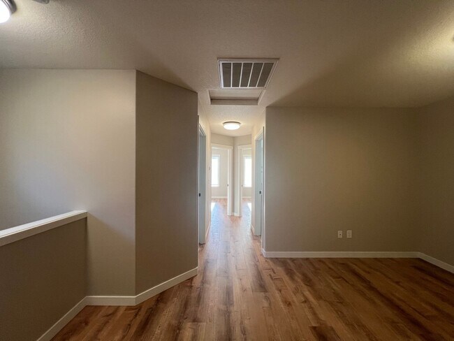 Building Photo - Recently Renovated! Spacious 3 Bedroom Home with Fenced Yard, Patio, and 2-Car Garage With Move I...