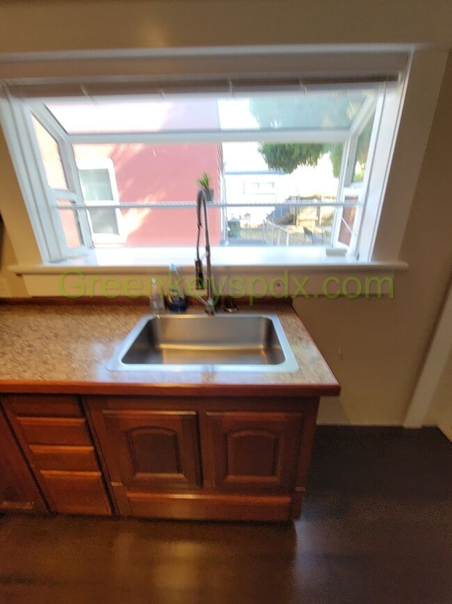 Building Photo - Amazing 1-Bedroom Unit in a Side-by-Side Duplex Near Hollywood District