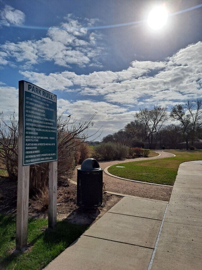 Nice clean trail for walks - 18326 Autumn Trails Ln