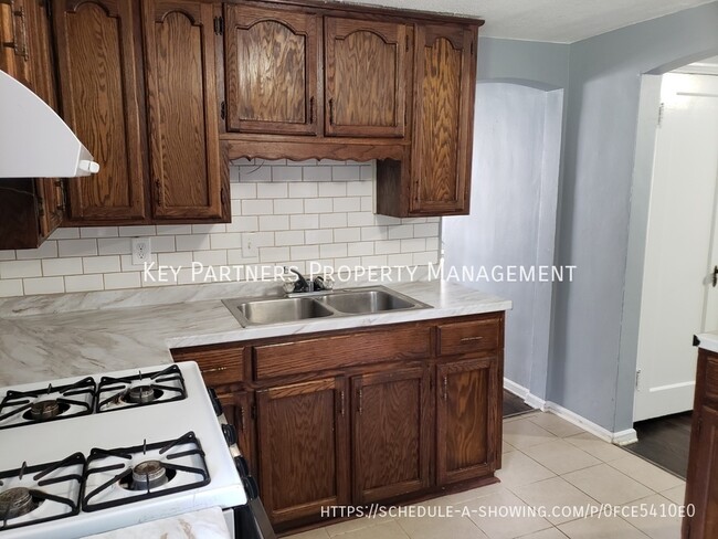 Building Photo - 7809 Madison Ave