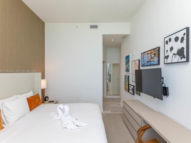 Building Photo - 4111 S Ocean Dr