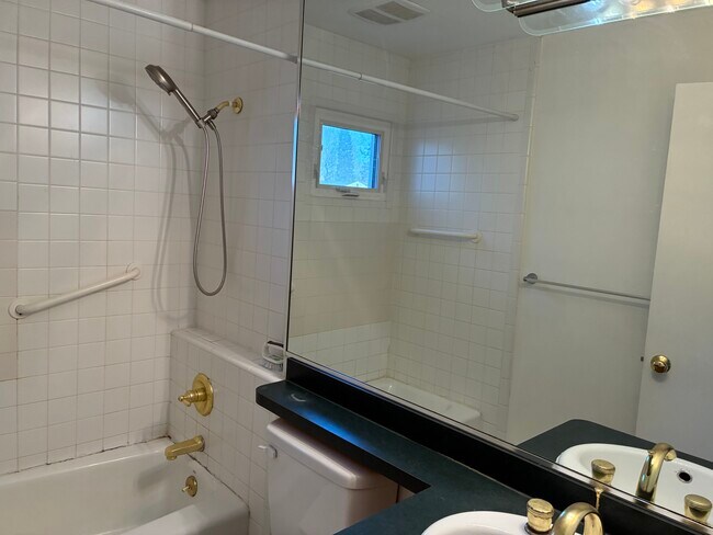 Building Photo - 2300 Midvale Ave