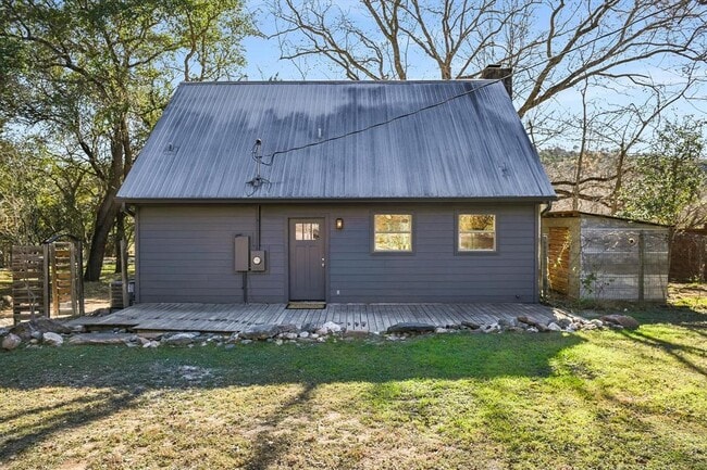 Building Photo - 302 Lago Verde Rd