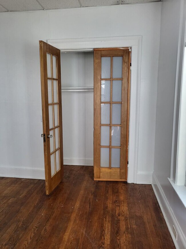 Building Photo - 118 College Pl