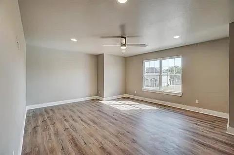 Building Photo - 617 Abadan Dr