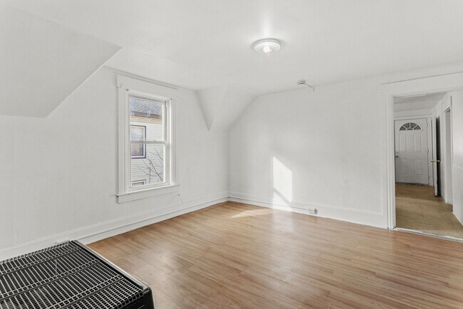 Building Photo - 278 Auburn St