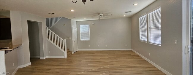 Building Photo - 395 Kensington Palace Ave