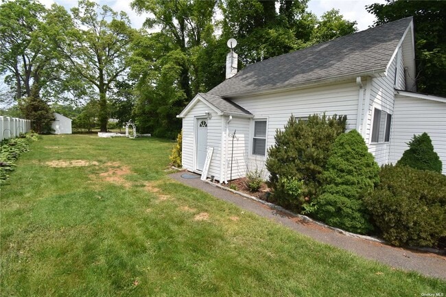 Building Photo - 248 Oak St