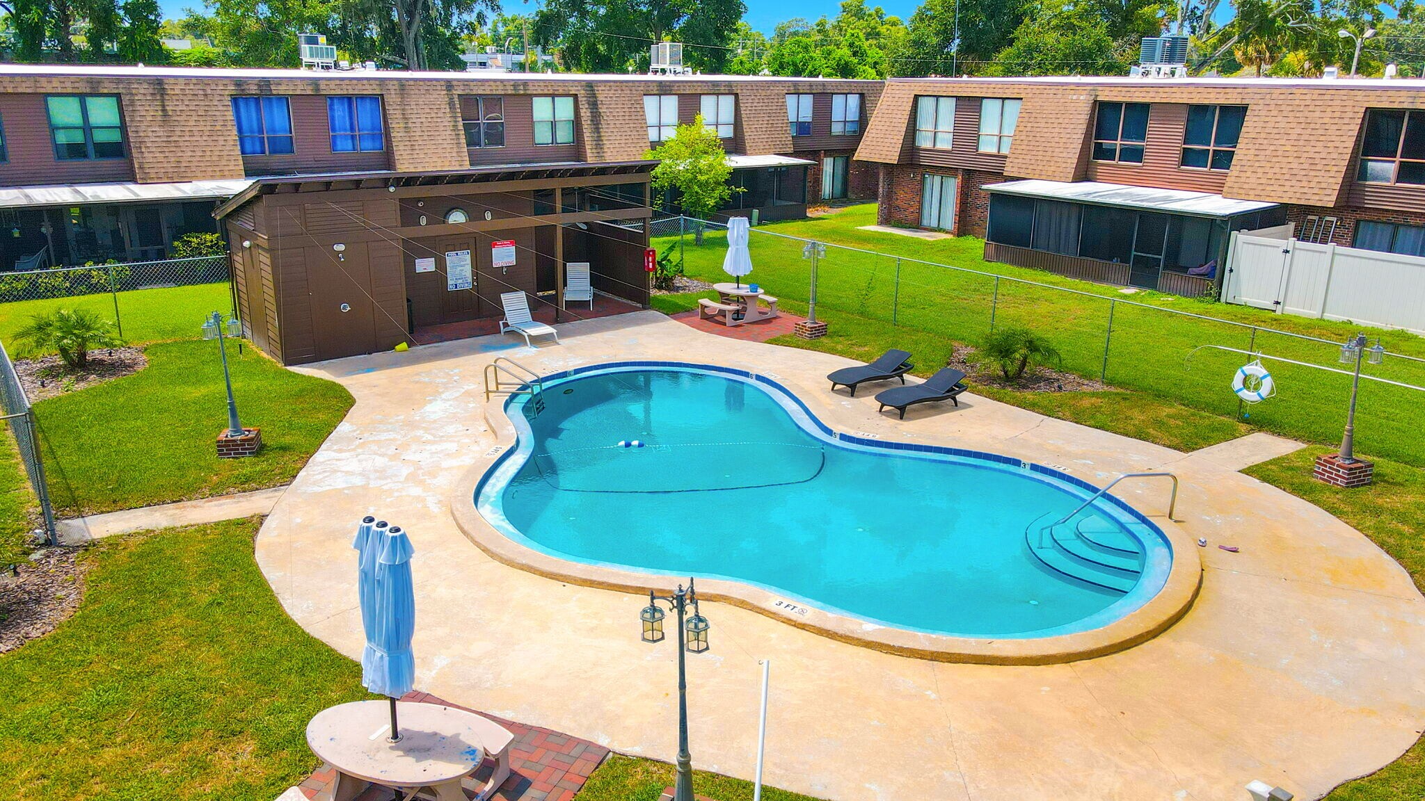 Building Photo - 1836 N Crystal Lake Dr