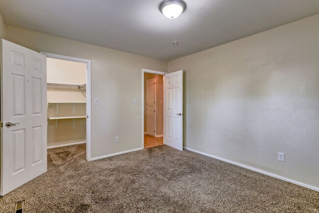 Building Photo - 4 Bedroom 2 Bath home in Midtown Fort Collins