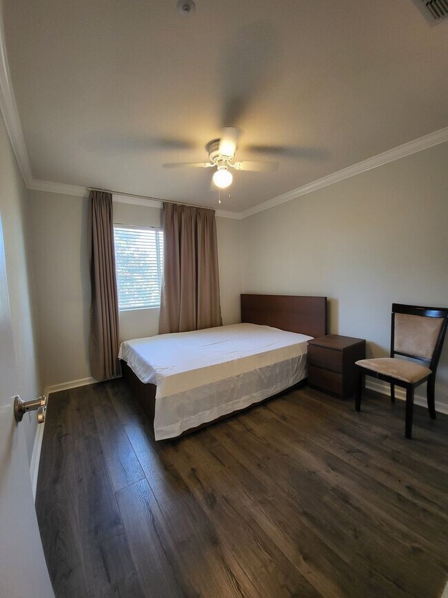 Building Photo - 920 Garcia Dr