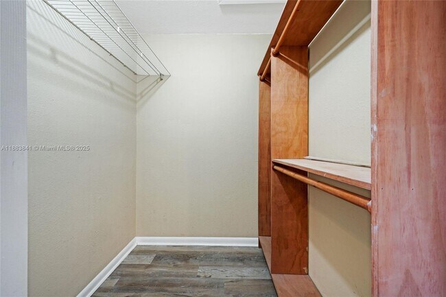 Building Photo - 3208 San Remo Cir