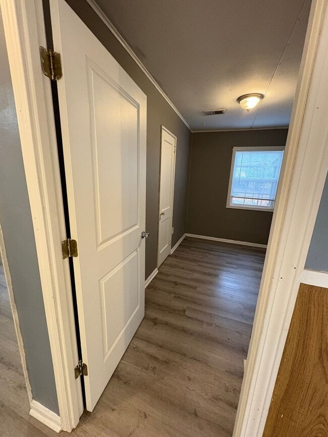 Building Photo - 3 Bedroom 1 Bath Home Millington convenient to Navy Base and Hwy 14