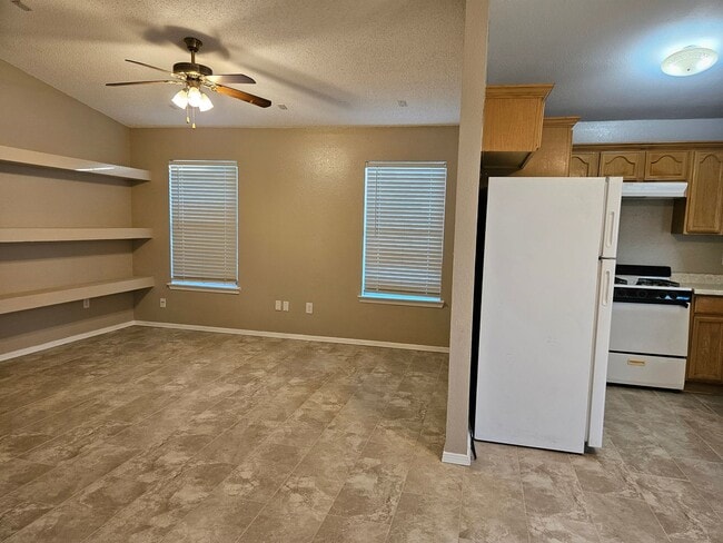 Building Photo - 12357 Tierra Inca Dr