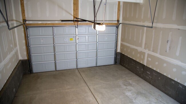 Building Photo - Modern Row End Townhome w 2 car attached g...