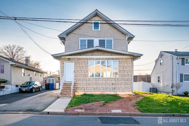 Building Photo - 36 2nd Ave