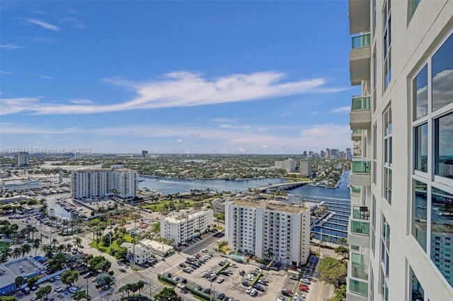 Building Photo - 101 S Fort Lauderdale Beach Blvd