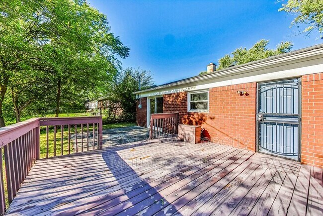 Building Photo - 3541 N Wittfield St