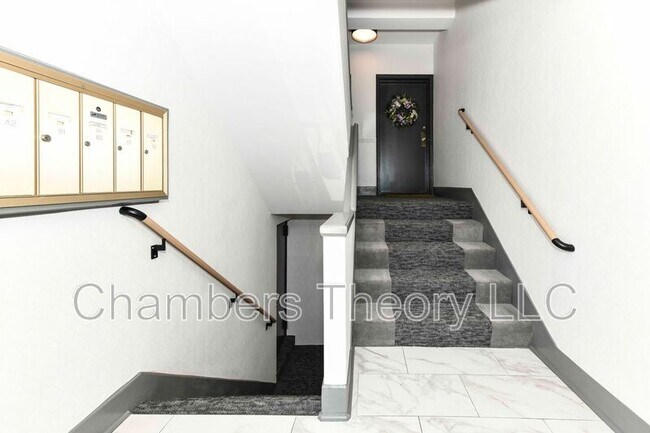 Building Photo - 3057 S Buchanan St