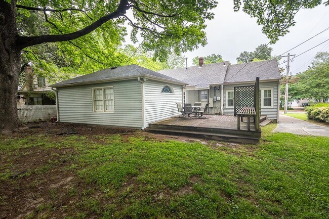 Building Photo - 537 Eastbourne Pl