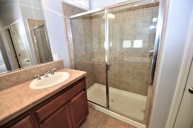 Building Photo - 3303 Southerland Rd