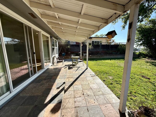 Building Photo - 6856 Newberry St