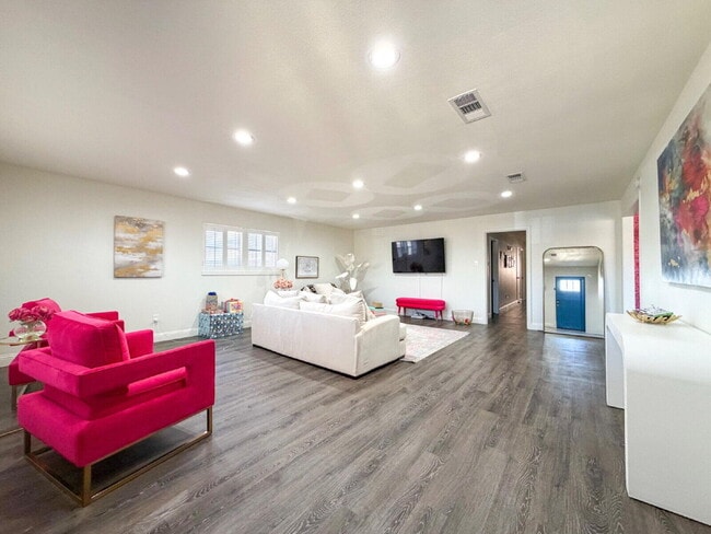 Building Photo - 3111 43rd St