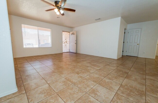 Building Photo - 1083 Desert Oak Pl
