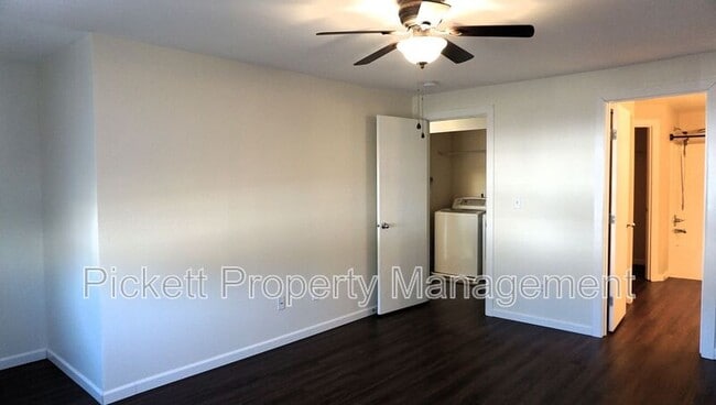 Building Photo - 4855 Bowwood Cir NE