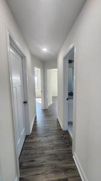 Building Photo - 929 Olympic Ct