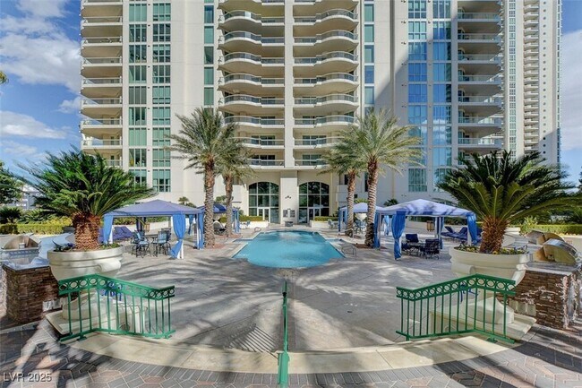 Building Photo - 2857 Paradise Rd