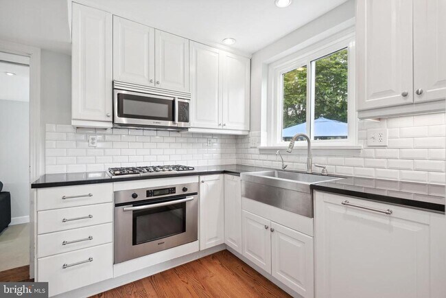 Building Photo - 5209 Nahant St