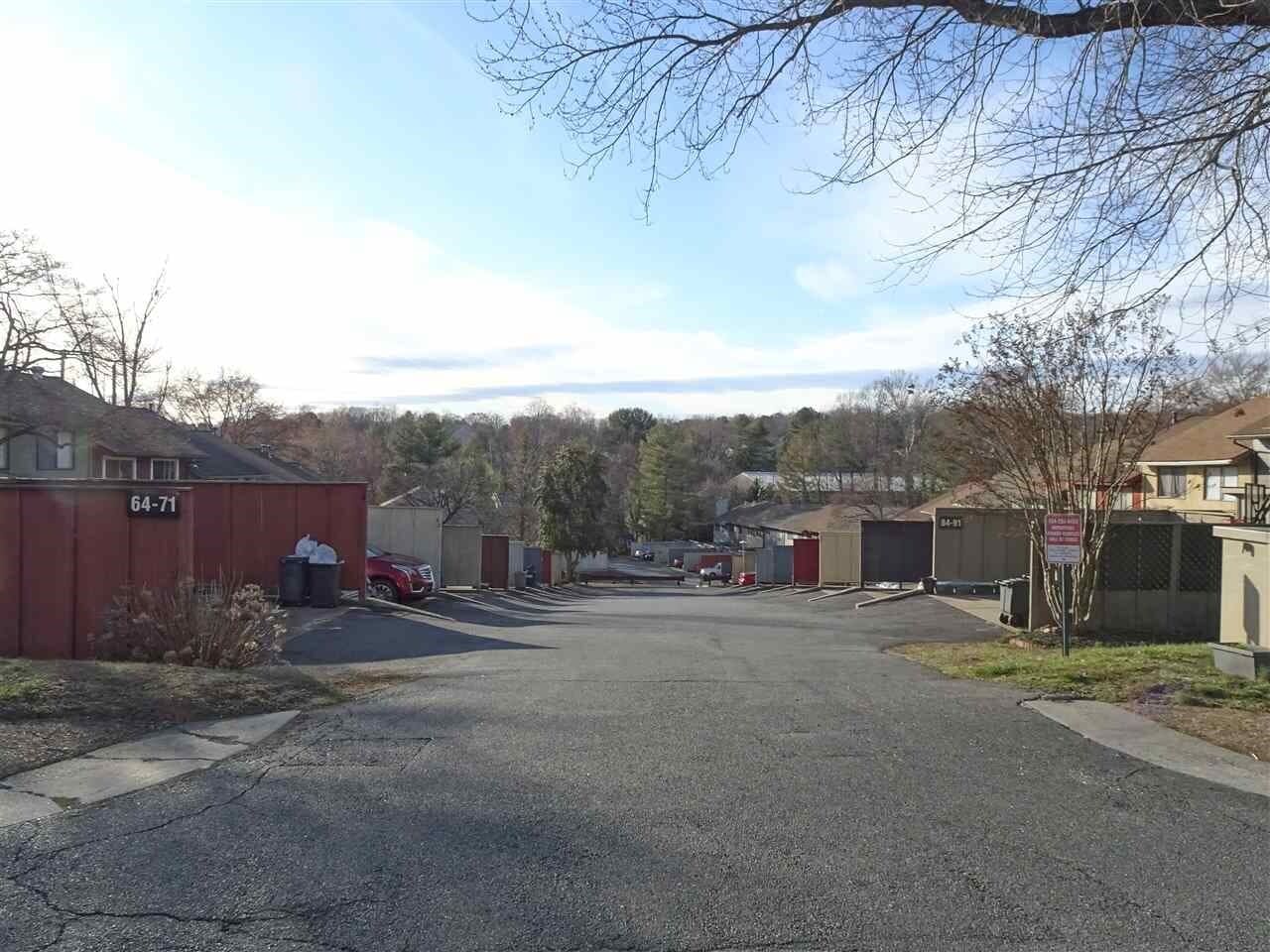 Building Photo - 67 Woodlake Dr