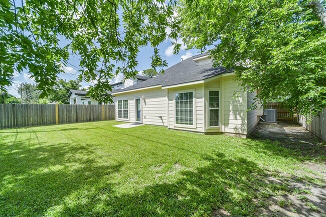 Building Photo - 10618 Bassoon Dr