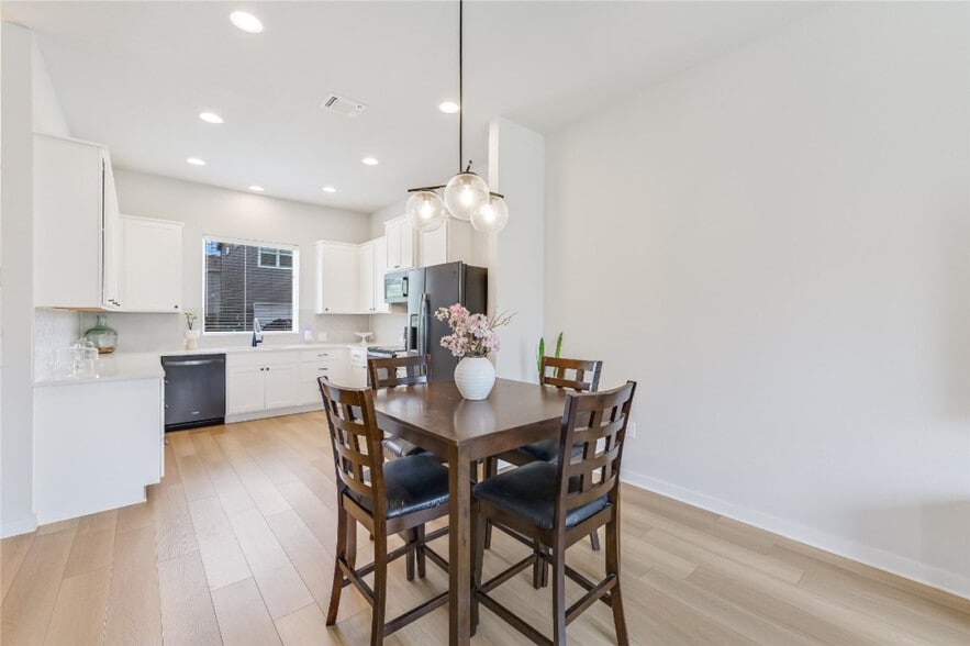 Building Photo - 15109 Casbah Dr