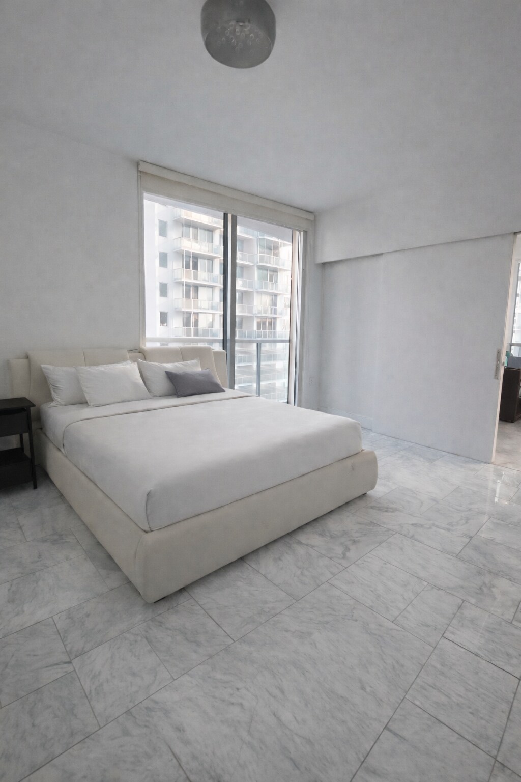 Building Photo - 1060 Brickell Ave